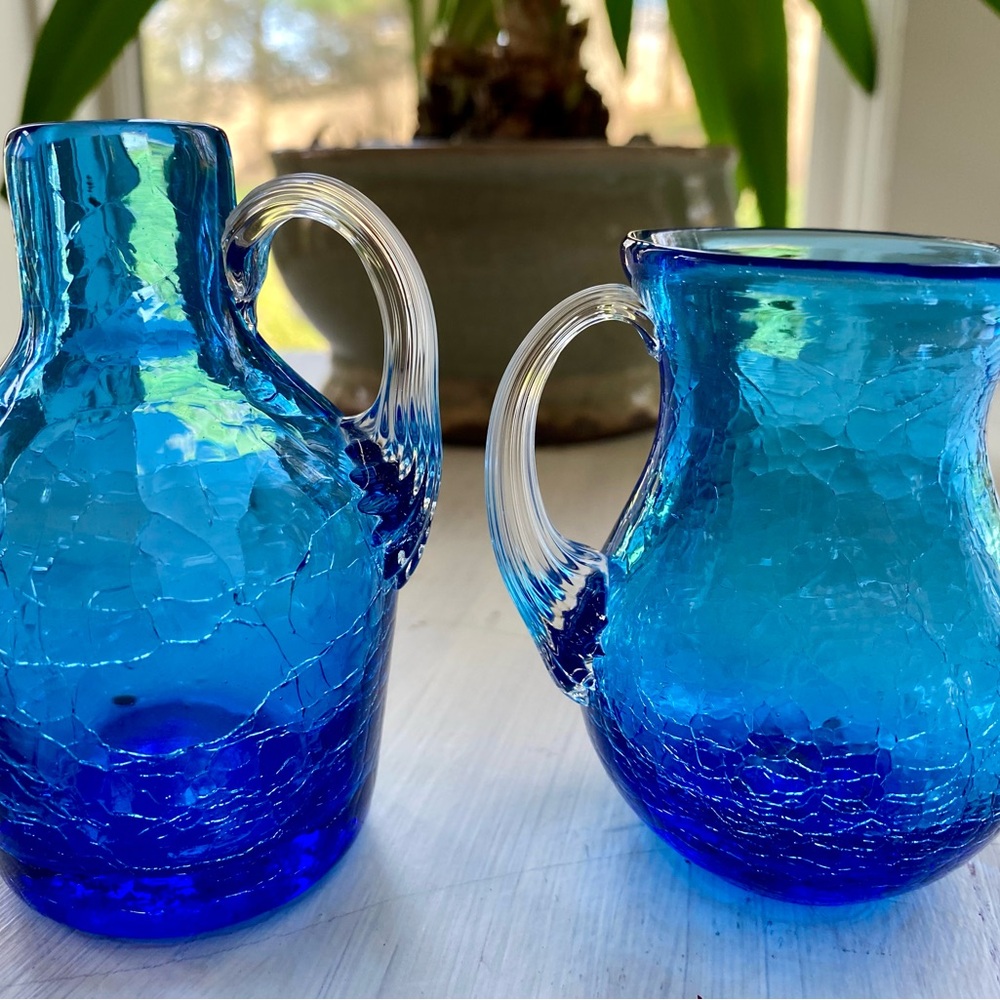 2 Vtg Pilgrim Blown Art Crackle Glass Mini Vases.  Rare Ribbon Handle. Sapphire